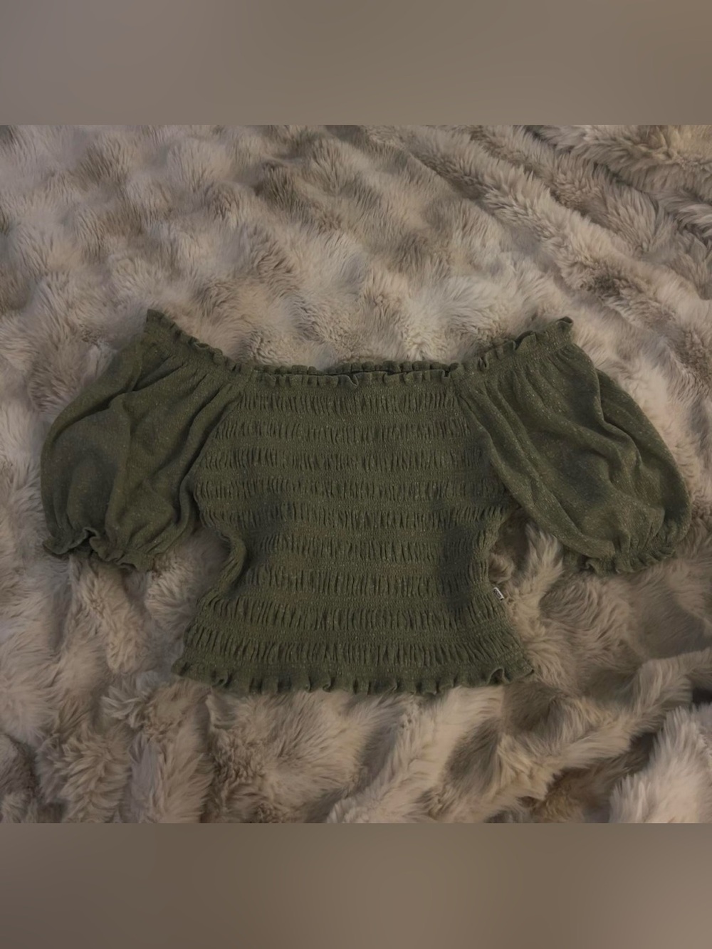 Sisstrevolution Green Smocked Off-Shoulder Puff Sleeve Top